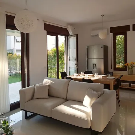 Villa Gjiri I Lalzit - Savita - Perla Durres
