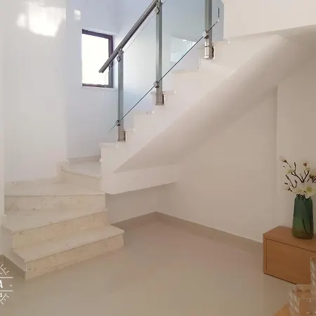 Gjiri I Lalzit - Savita - Perla