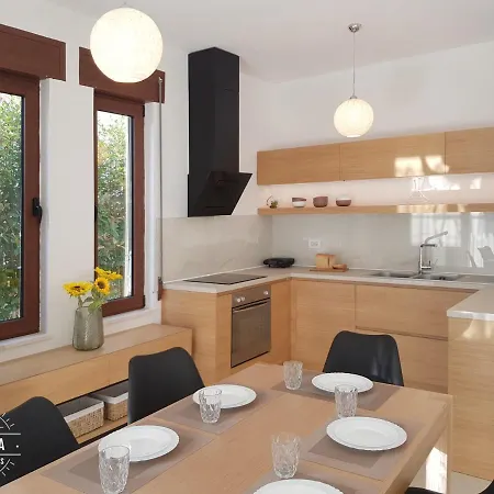 Villa Gjiri I Lalzit - Savita - Perla *